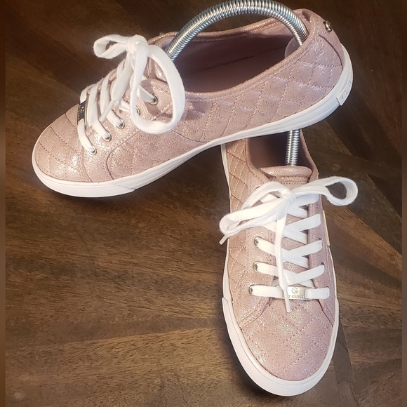 Guess Women's Quilted Pink Glitter Sneakers Size 8.5 - Picture 4 of 15